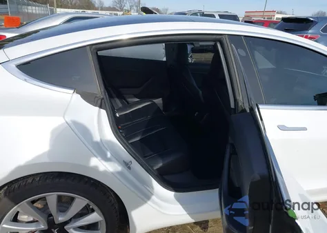 2020 Tesla Model 3 Long Range Dual Motor All-Wheel Drive z USA, uszkodzony, nr VIN 5YJ3E1EB2LF621003